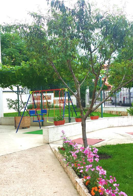 Aparthotel Prostor Kavarna Dış mekan fotoğraf