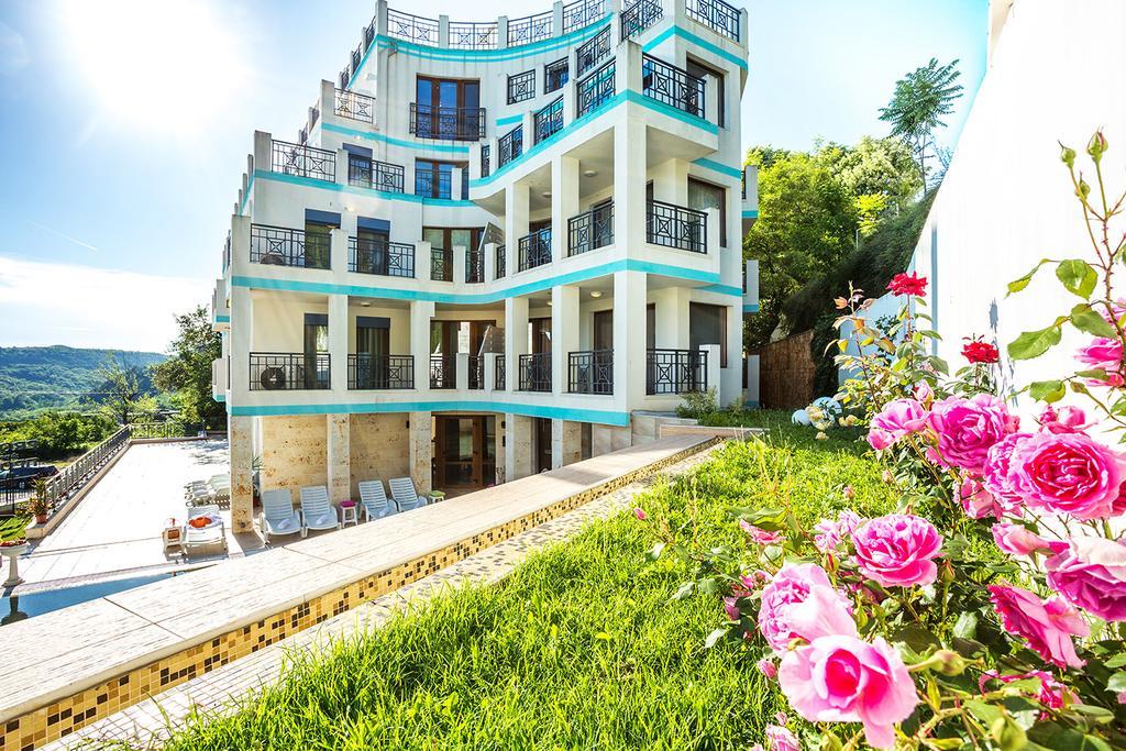 Aparthotel Prostor Kavarna Dış mekan fotoğraf