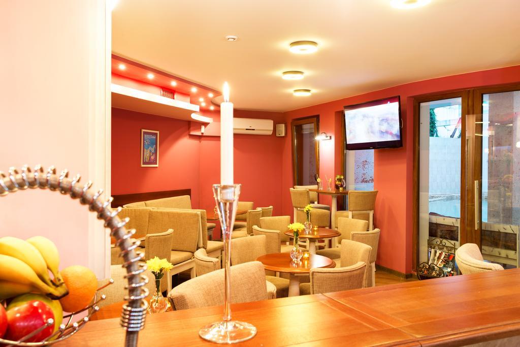 Aparthotel Prostor Kavarna Dış mekan fotoğraf